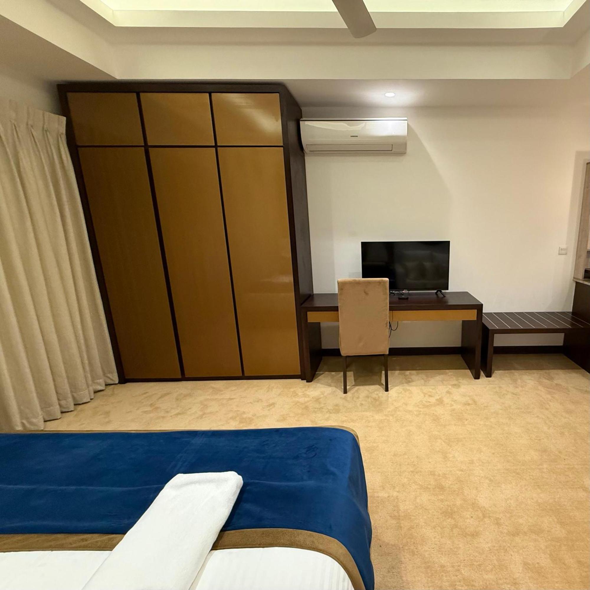 Ocean Breeze Negombo- Tidesend Luxury Beach Apartments Quarto foto